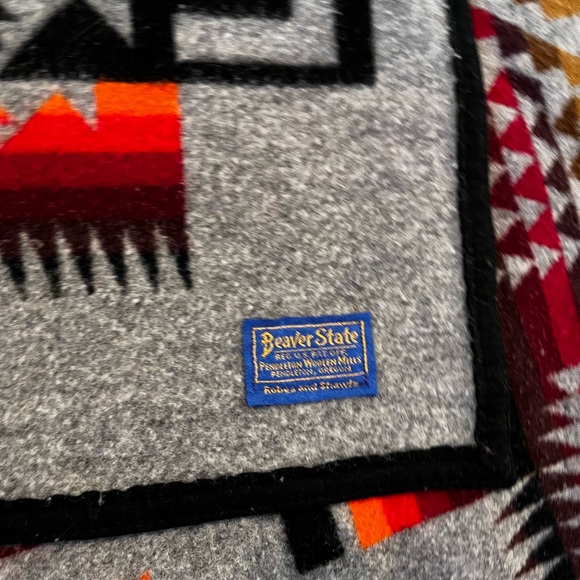 Vintage Pendleton Beaver State Aztec tribal print wool blanket 80 x 63 - Picture 4 of 11